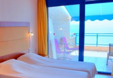 picture miinos sea view room