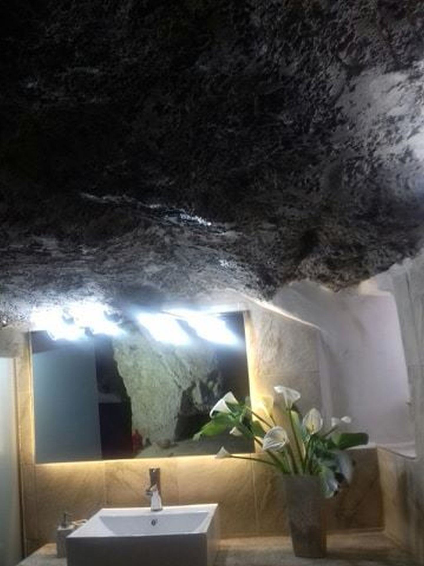 picture rafaela bathroom