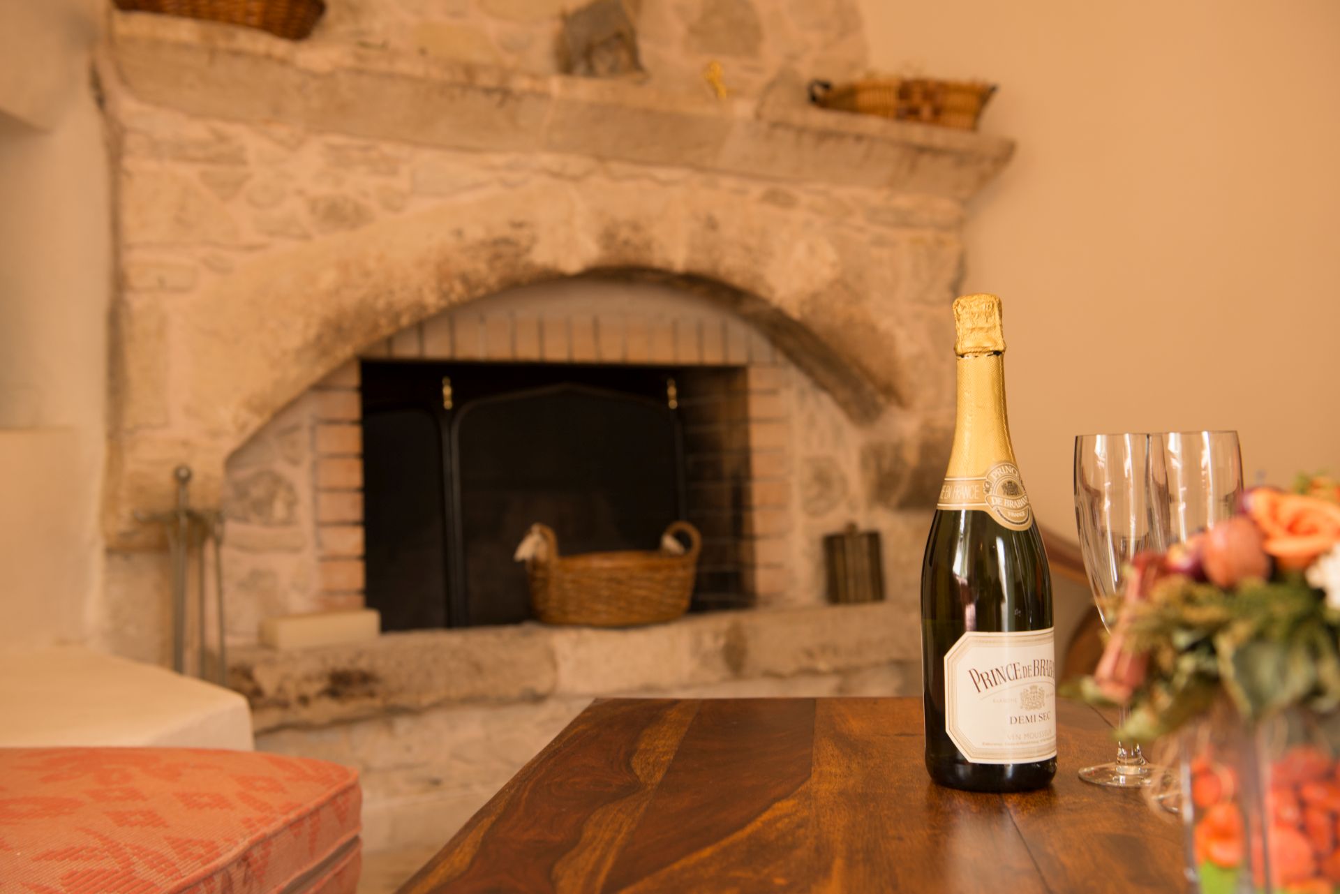 picture Archondiko Fire place