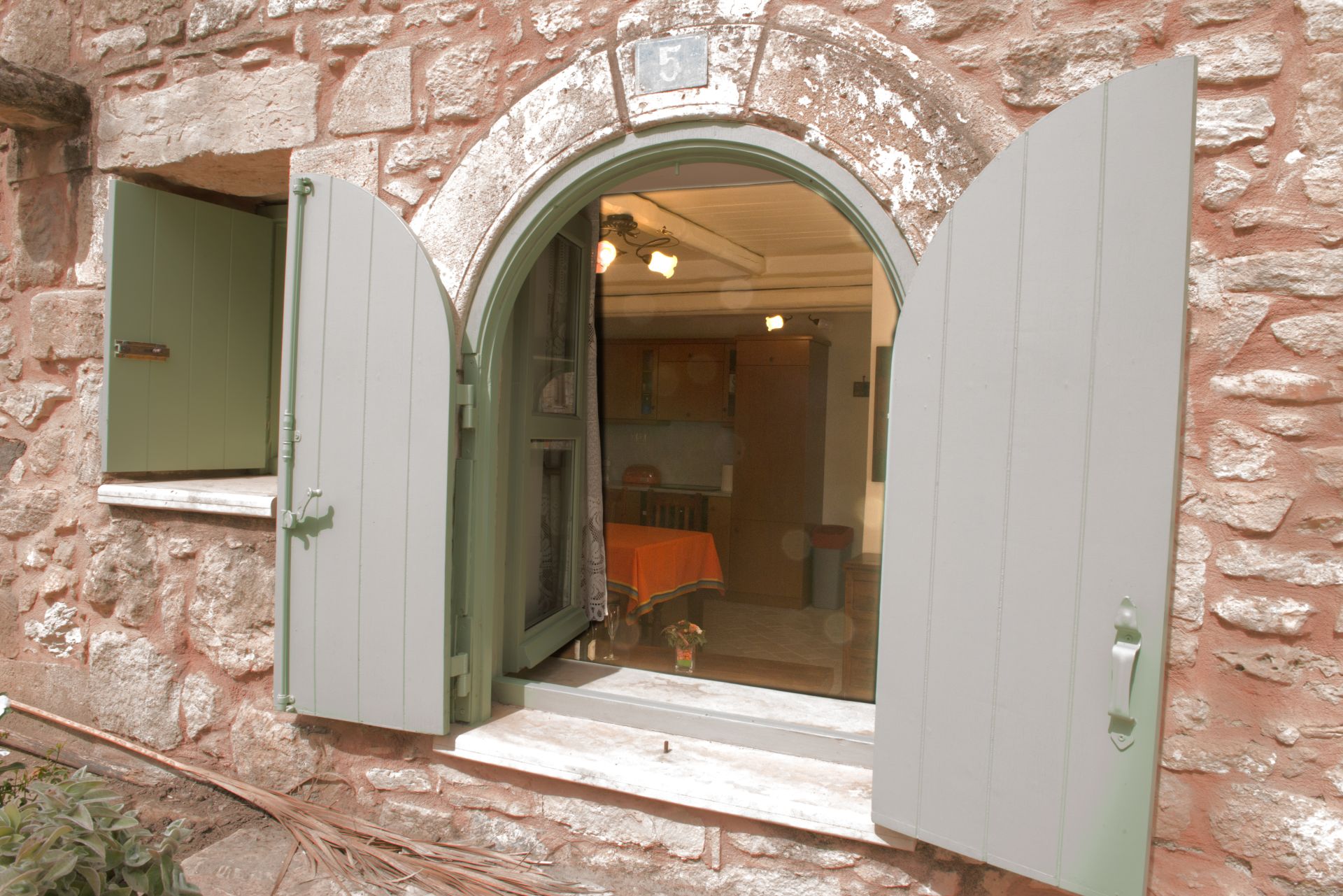 picture Archondiko interior