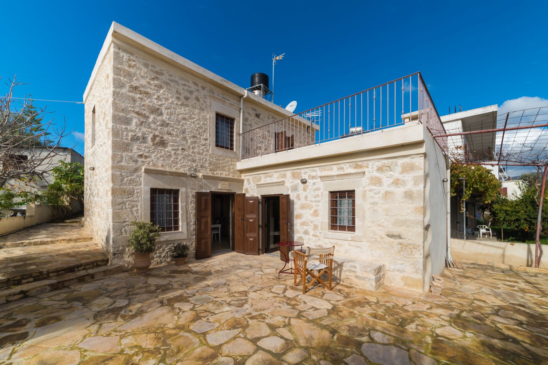 picture Dafni - facade