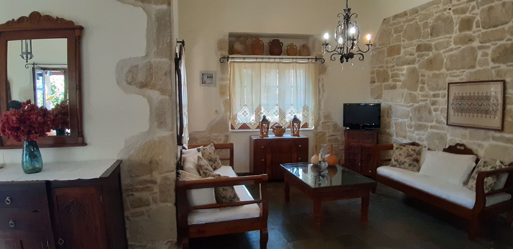 picture filiza living area