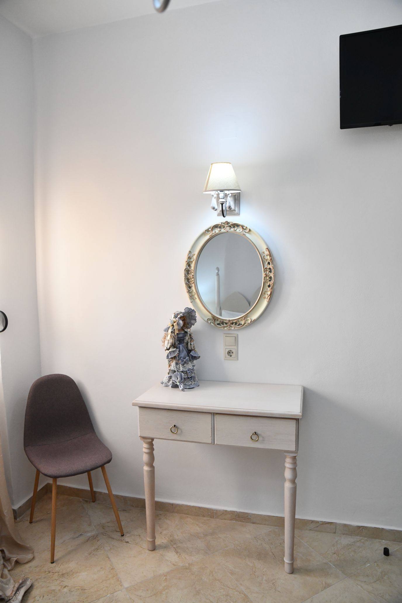 picture kleopatra desk