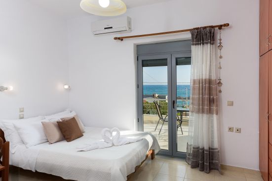 picture coral sea studio with sea view