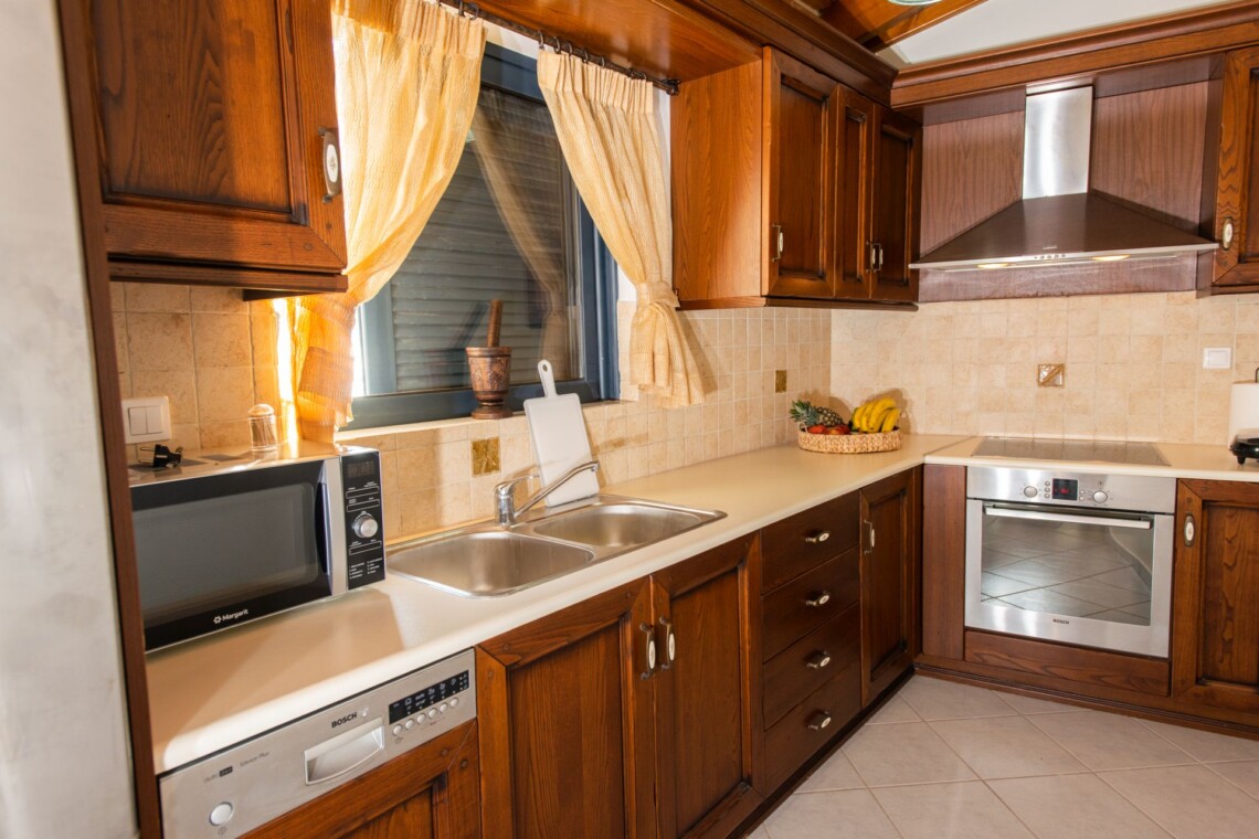 Modern kitchen in Suite Thea with all amenities